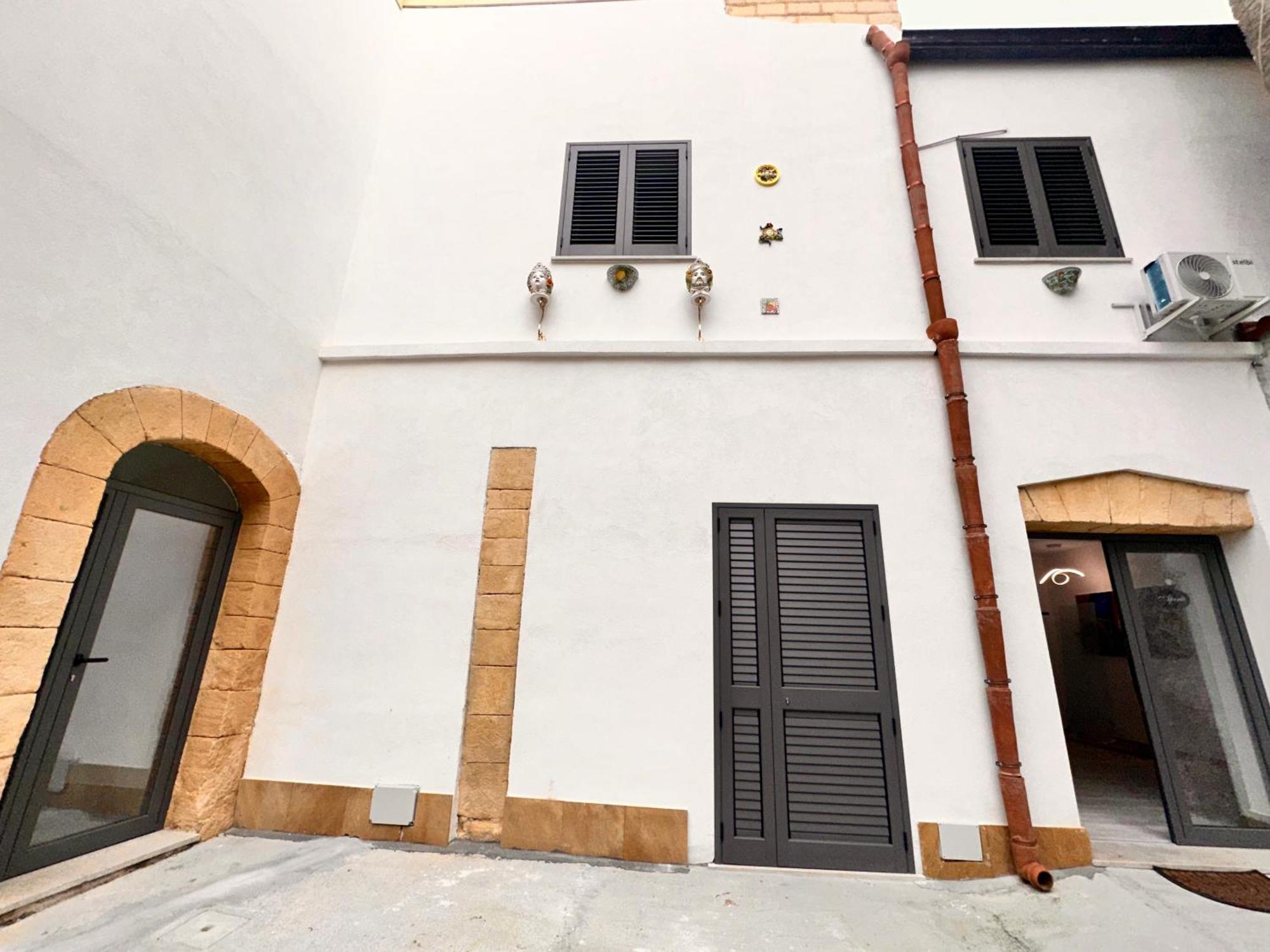 Centro-Archimede Rooms Castelvetrano Exterior foto